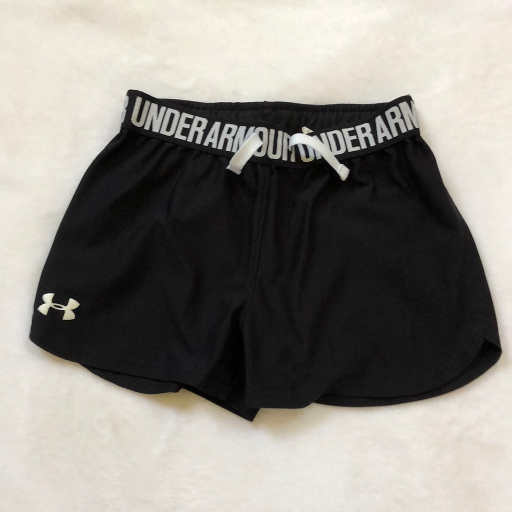 Black Under Armour shorts